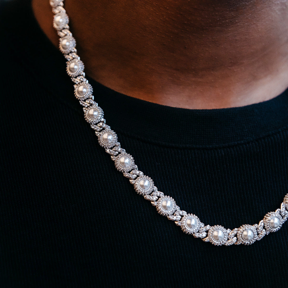 GLD Men 10 mm Iced Halo Cuban Chain with Pearls in White Gold