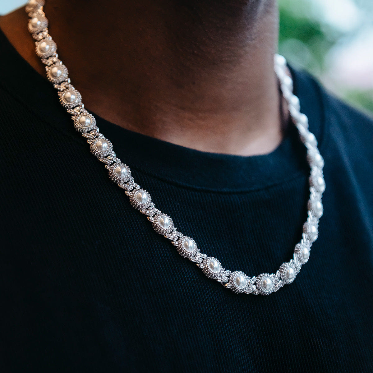 GLD Men 10 mm Iced Halo Cuban Chain with Pearls in White Gold