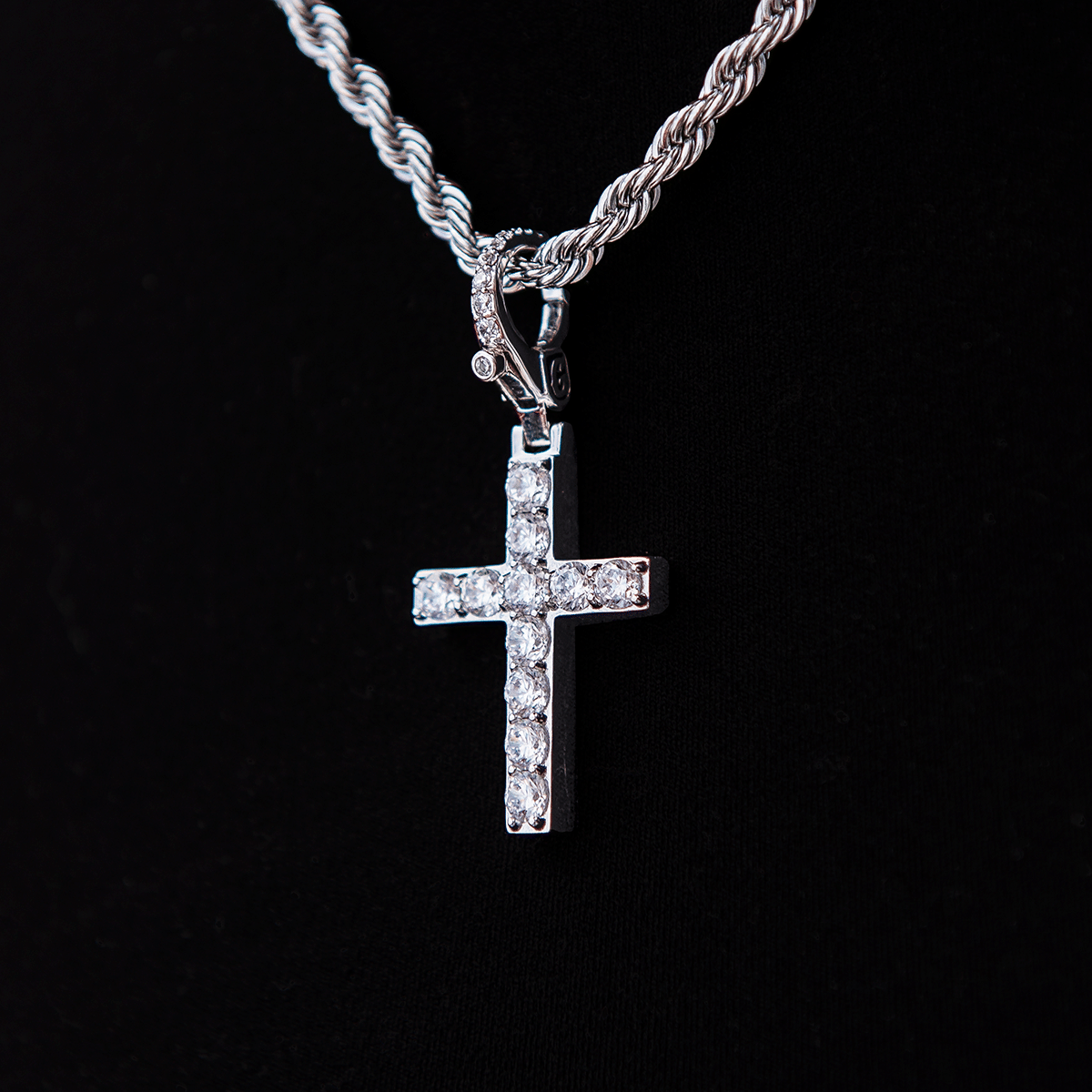 GLD Women Diamond Cross Clip On Pendant - White Gold