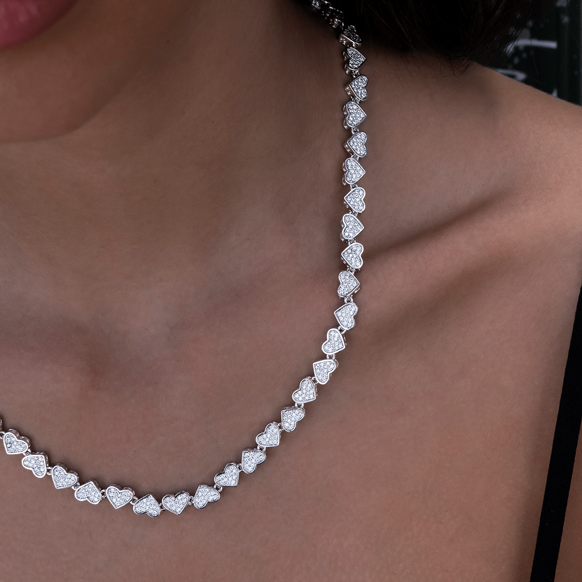 GLD Women Eternity Heart Necklace in White Gold
