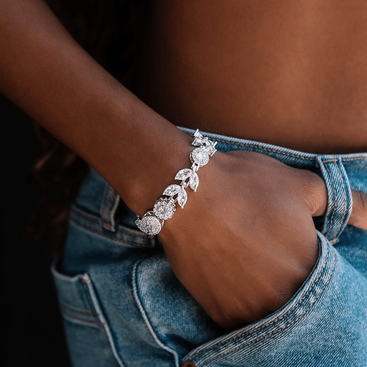 GLD PROMO - WOMEN Diamond Flower Bracelet