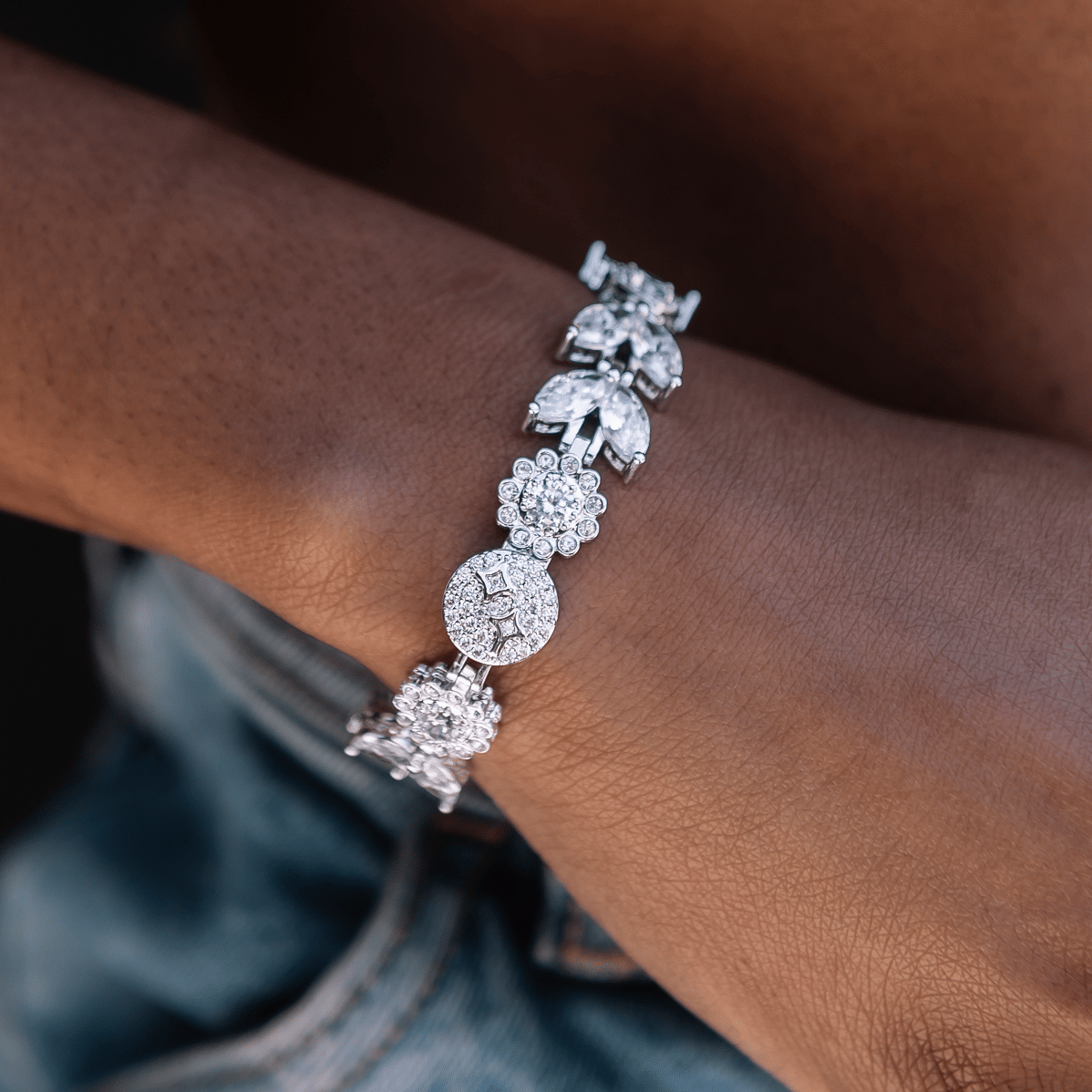 GLD PROMO - WOMEN Diamond Flower Bracelet