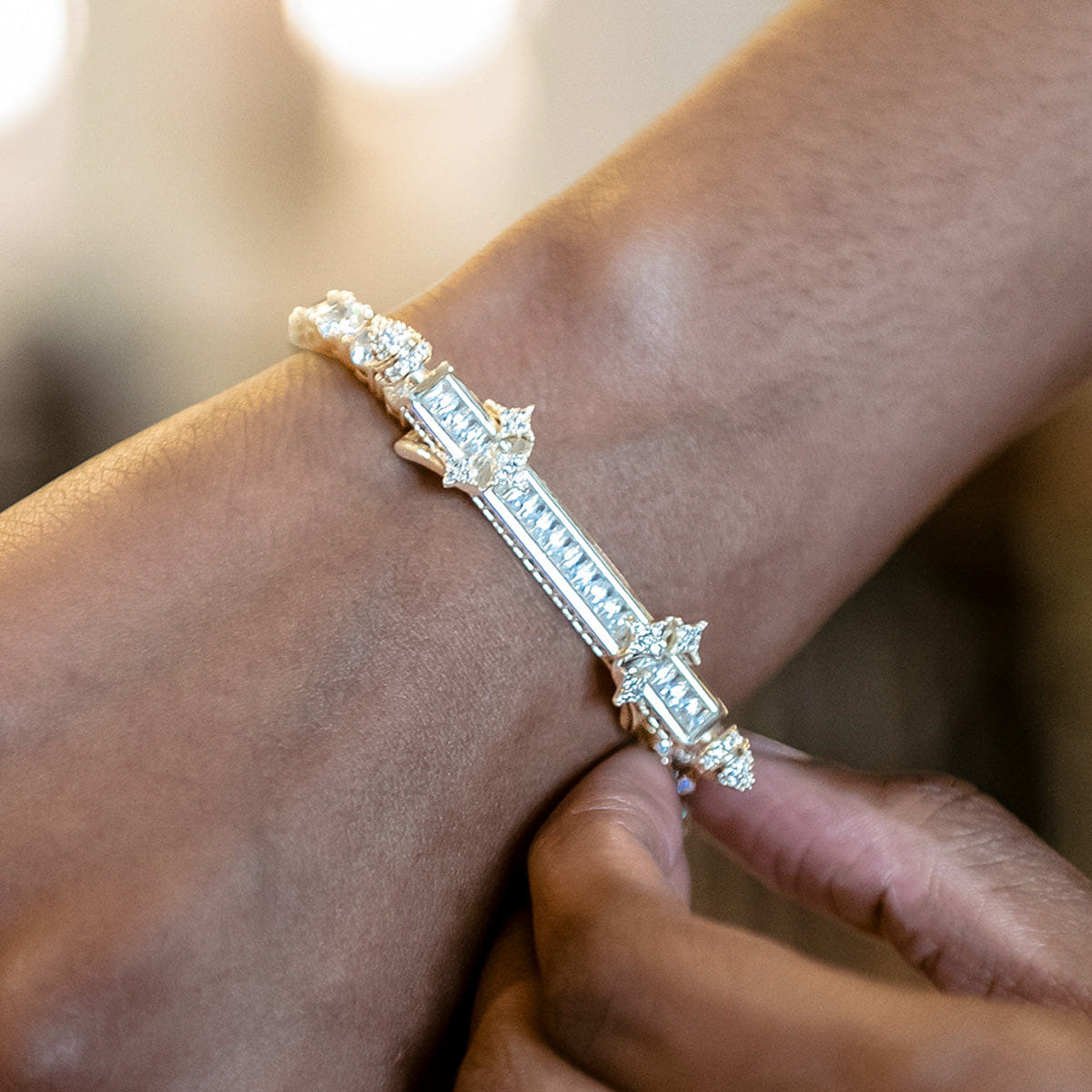 GLD PROMO - WOMEN Iced Baguette Bar Bracelet