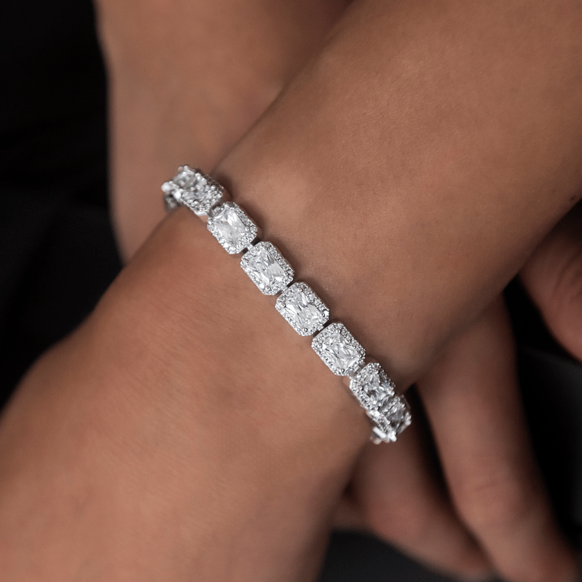 GLD PROMO - WOMEN Diamond Cushion Cut Tennis Bracelet