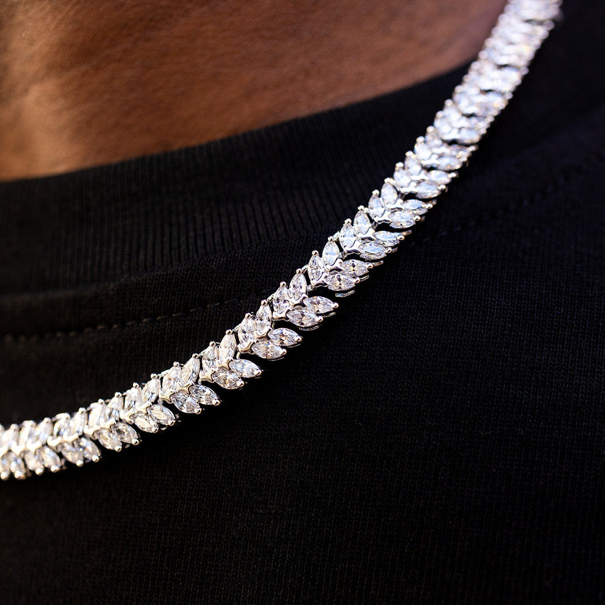 GLD PROMO Iced Herringbone Chain in White Gold - 7 mm