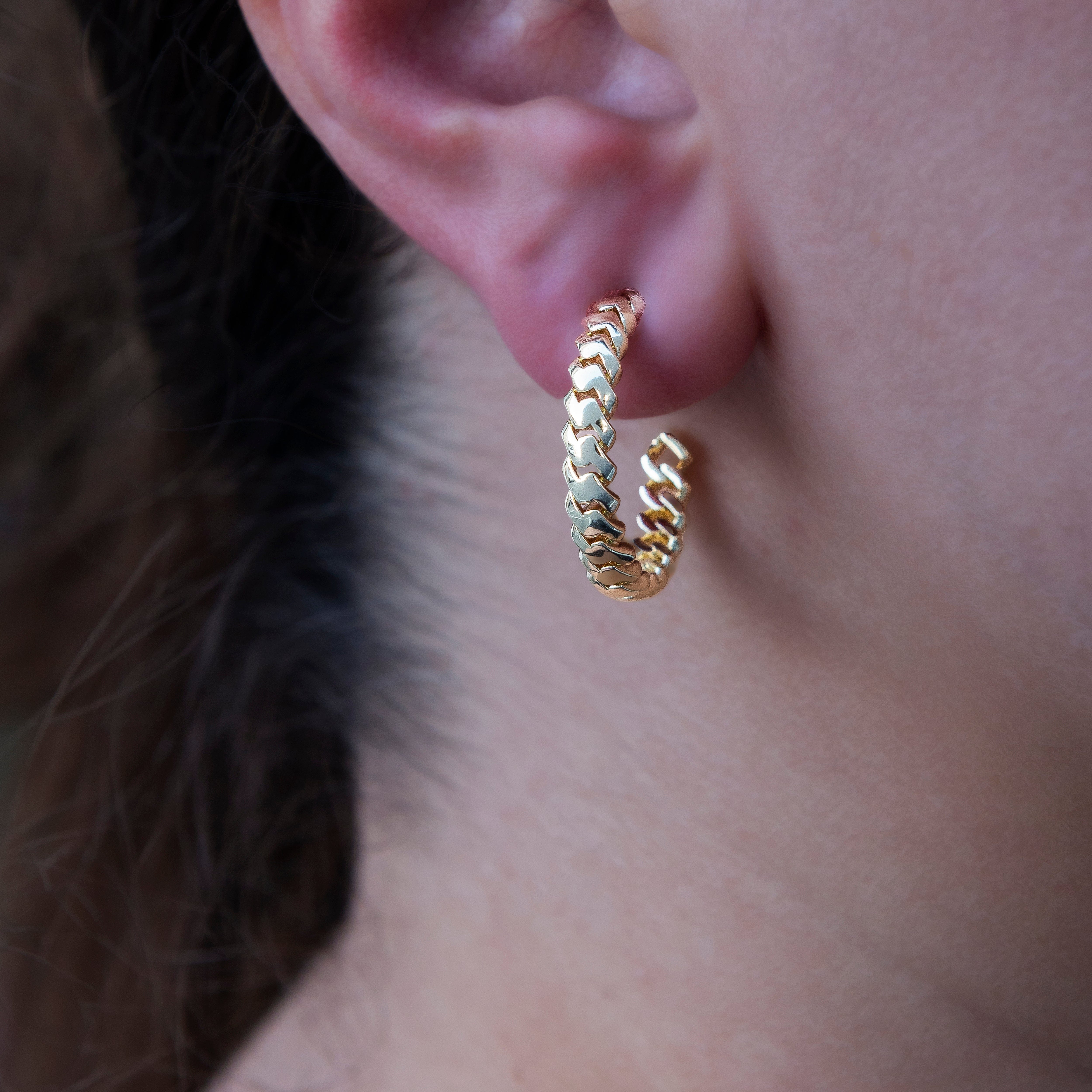 GLD Women Micro Cuban Prong Hoop Earrings in Yellow Gold - 6 mm