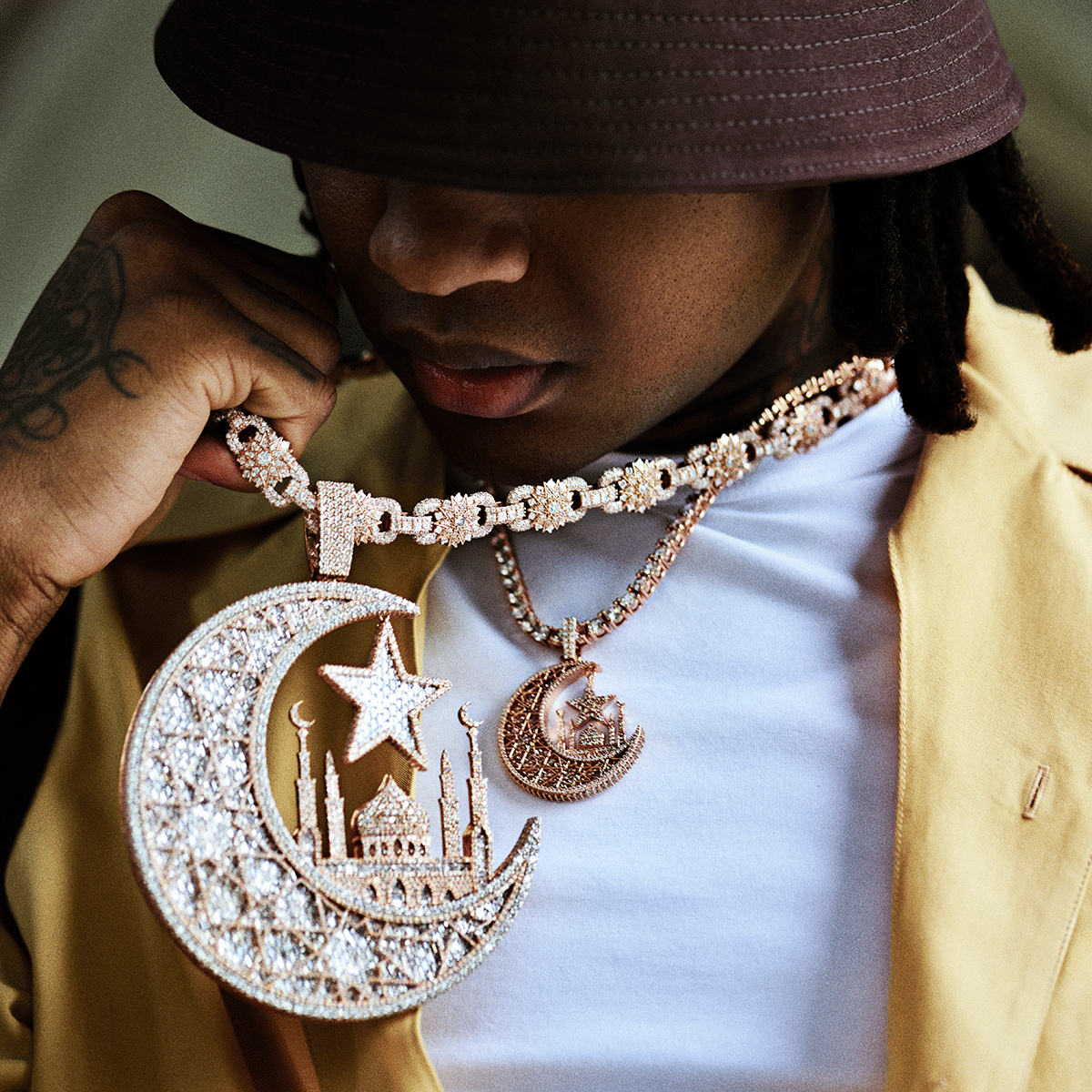 GLD Men Baguette Crescent Moon Pendant