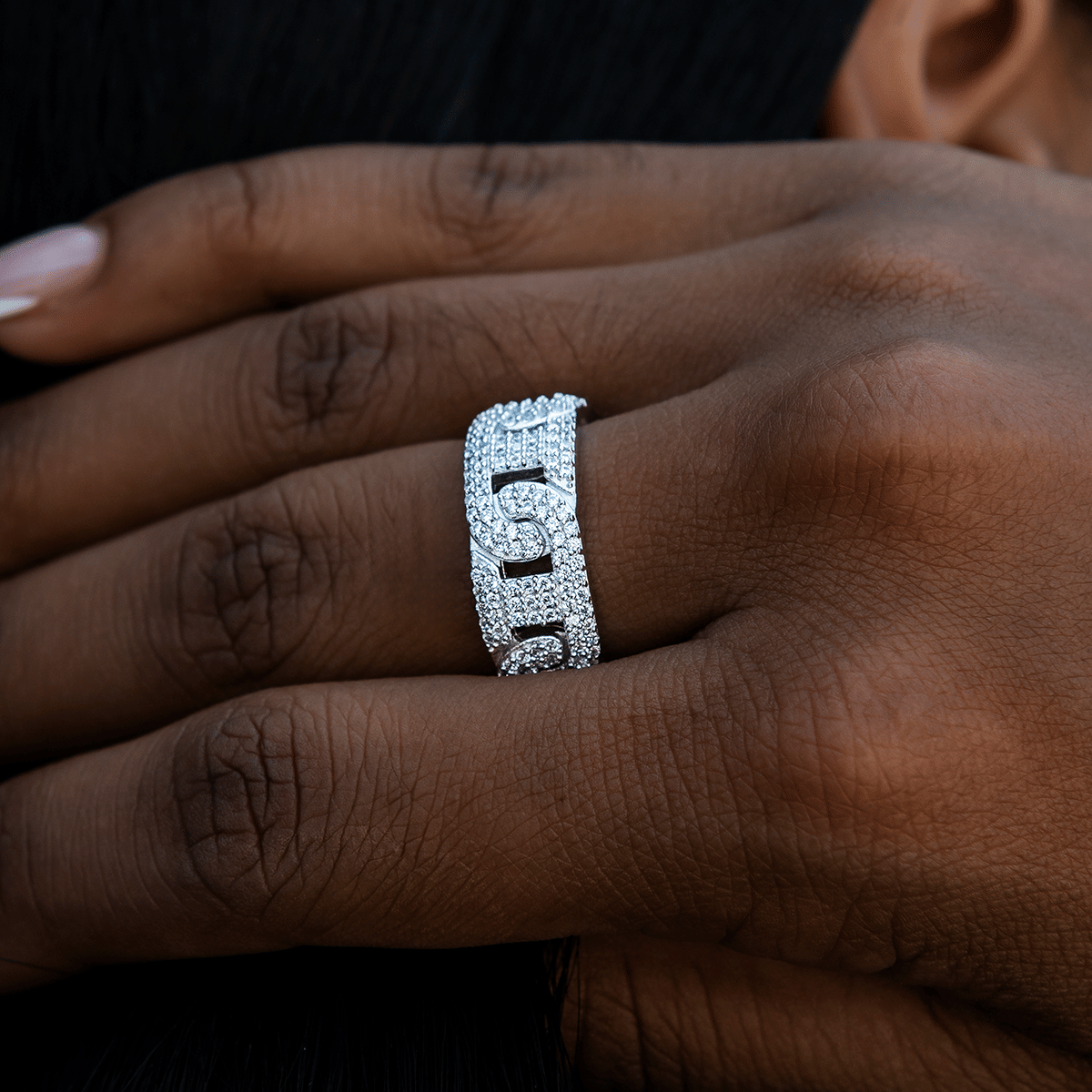 GLD Women Flat Pavé Valentina Ring in White Gold Vermeil