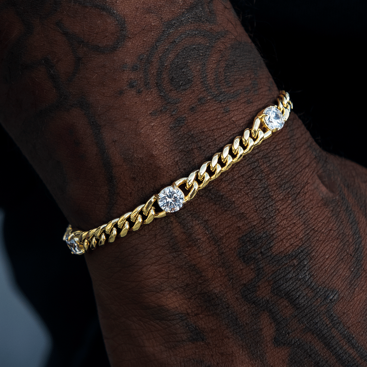 GLD Men Round Stone Station Cuban Bracelet in Yellow Gold
