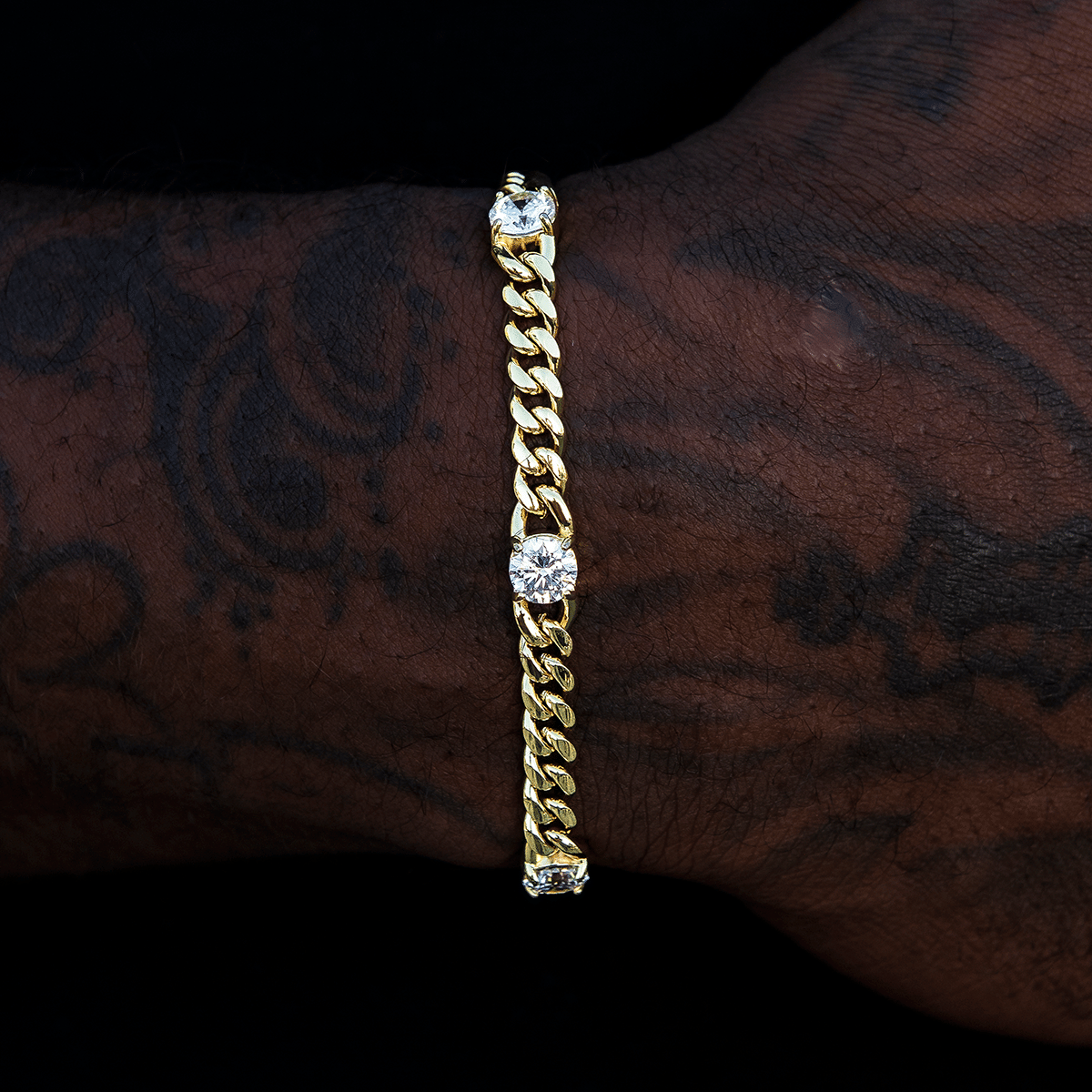 GLD Men Round Stone Station Cuban Bracelet in Yellow Gold