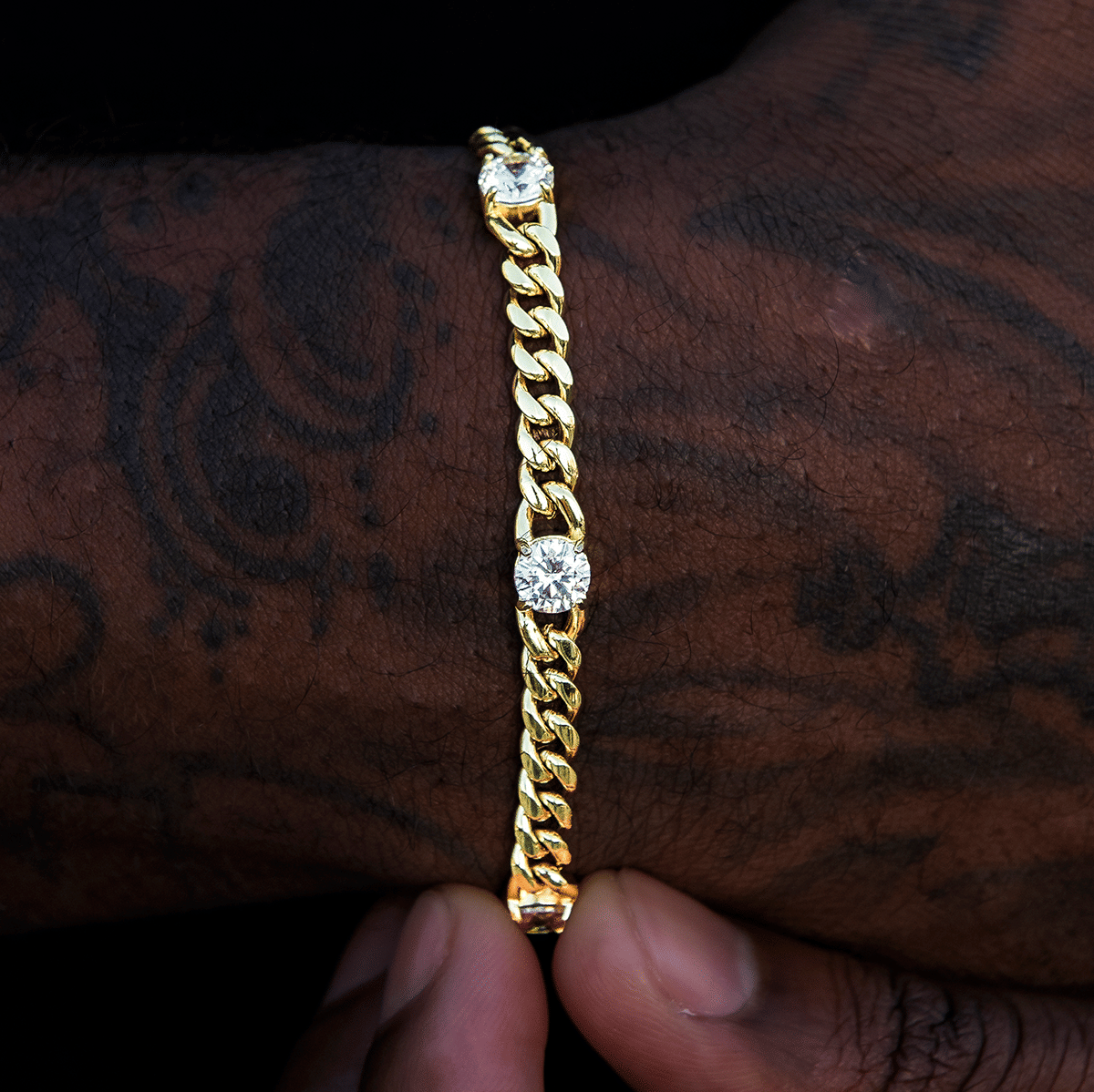 GLD Men Round Stone Station Cuban Bracelet in Yellow Gold