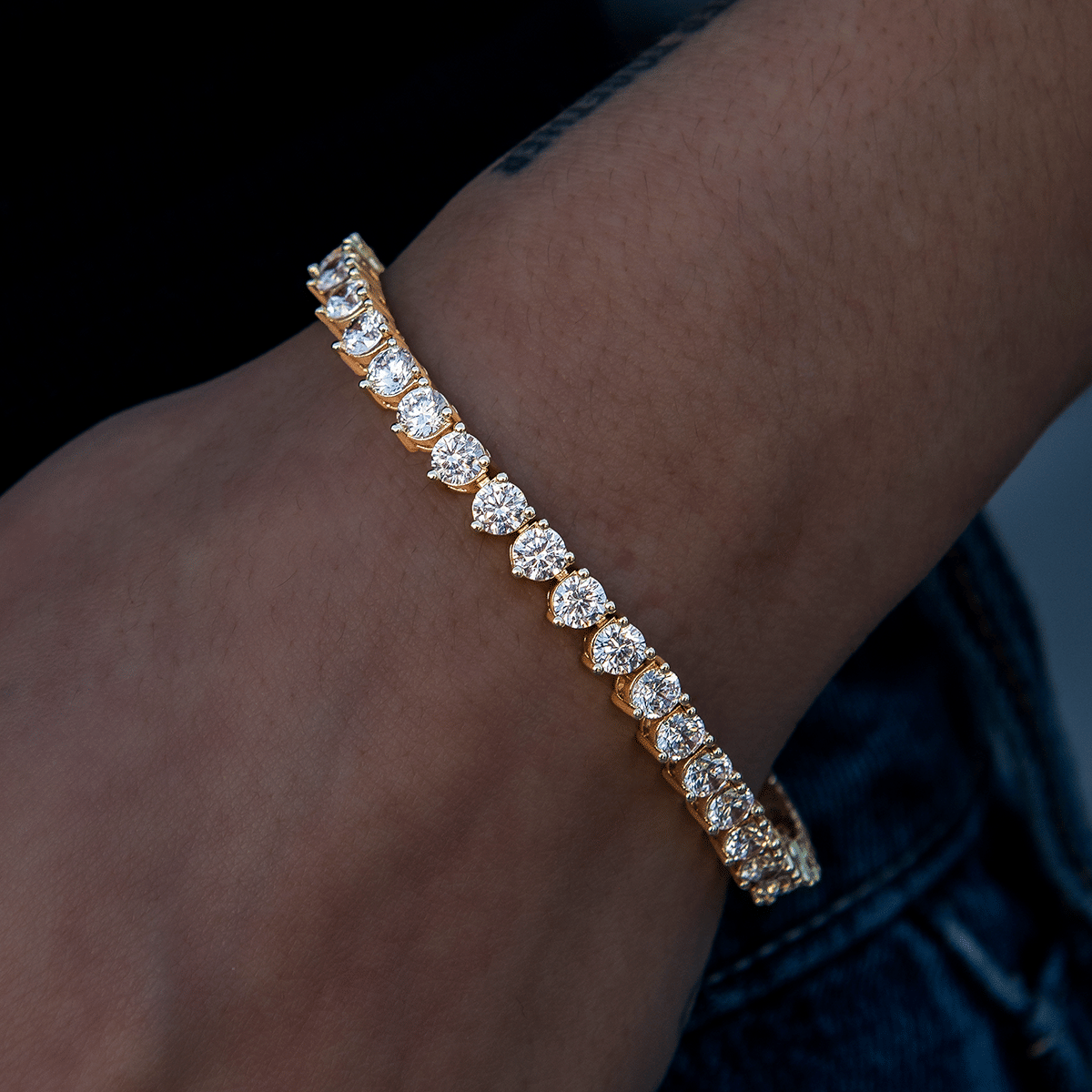 GLD Women 3 Prong Tennis Bracelet in Yellow Gold