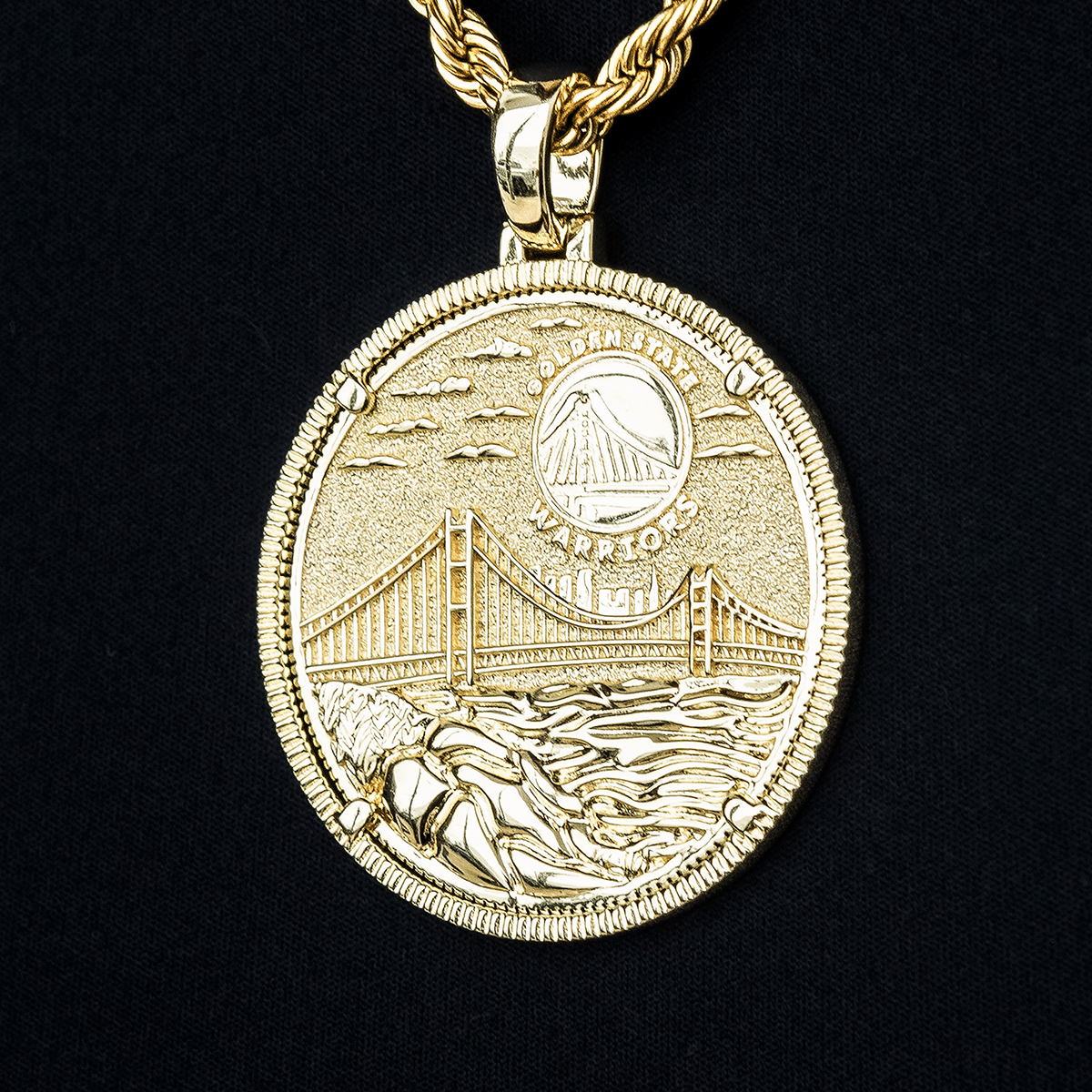 GLD Men Golden State Warriors Official NBA Coin Pendant