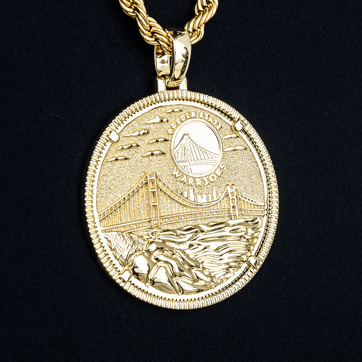 GLD Men Golden State Warriors Official NBA Coin Pendant