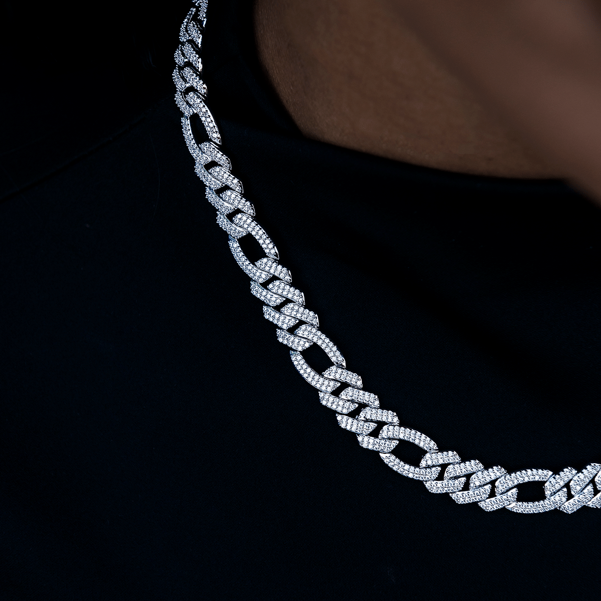GLD Women Diamond Figaro Necklace in White Gold - 10 mm