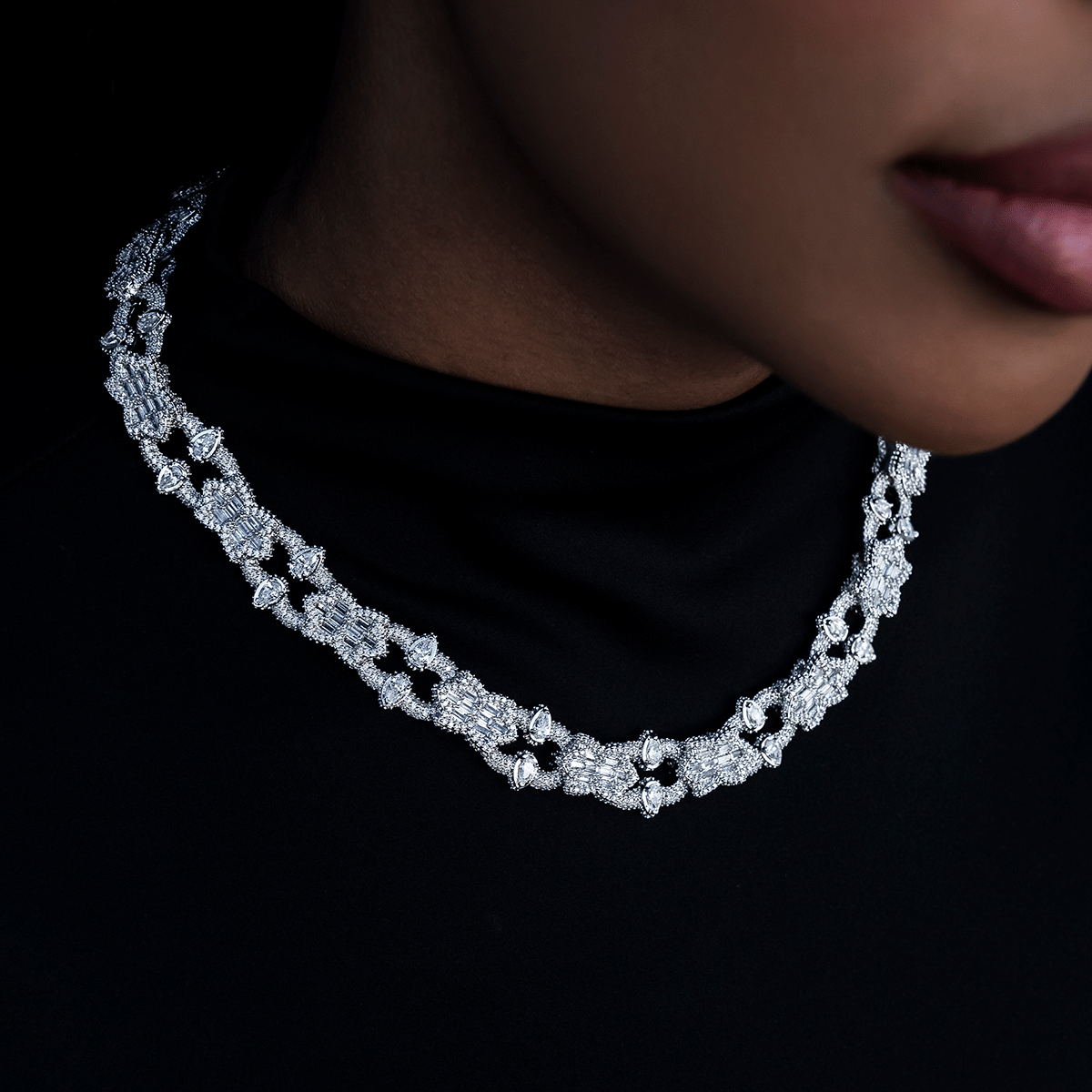 GLD Women Gothic Mariner Necklace in White Gold