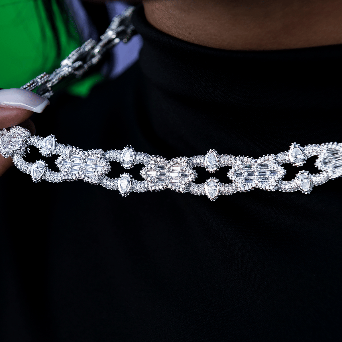 GLD Women Gothic Mariner Necklace in White Gold