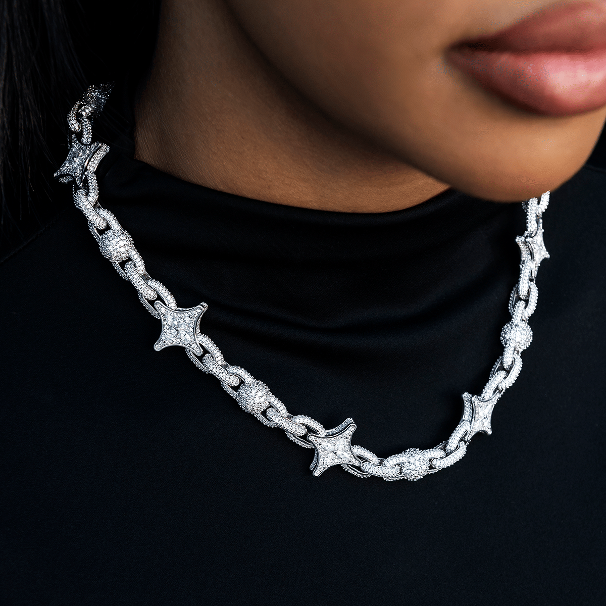 GLD Women Diamond Ball Star Mariner Necklace in White Gold - 10 mm