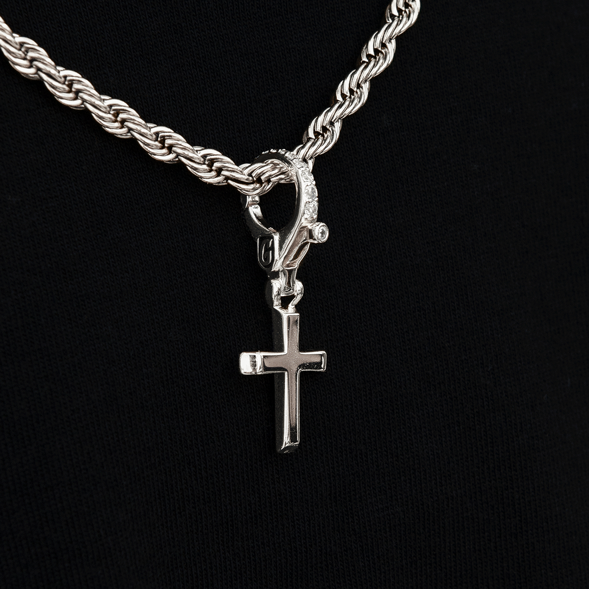 GLD Men Simple Cross Clip On Pendant in White Gold
