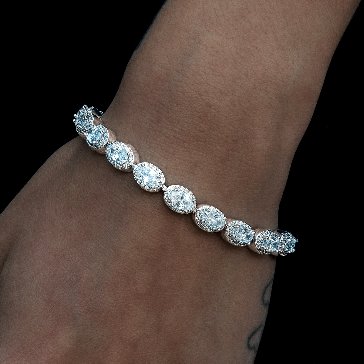 GLD Women Diamond Oval Clustered Tennis Bracelet in White Gold - 4 mm