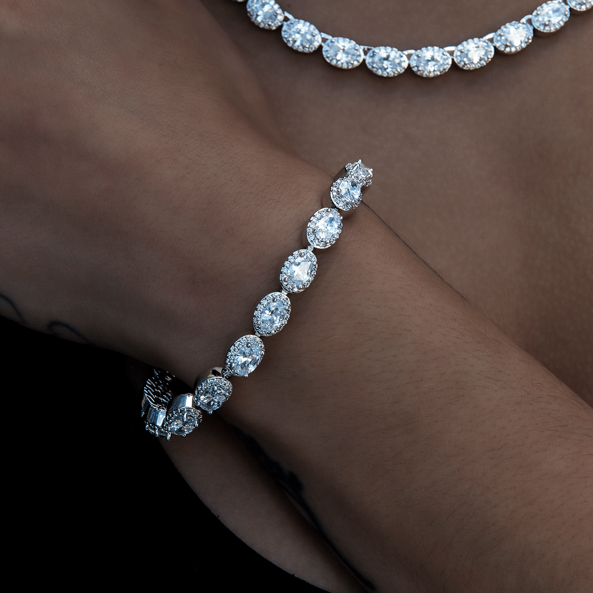 GLD Women Diamond Oval Clustered Tennis Bracelet in White Gold - 4 mm