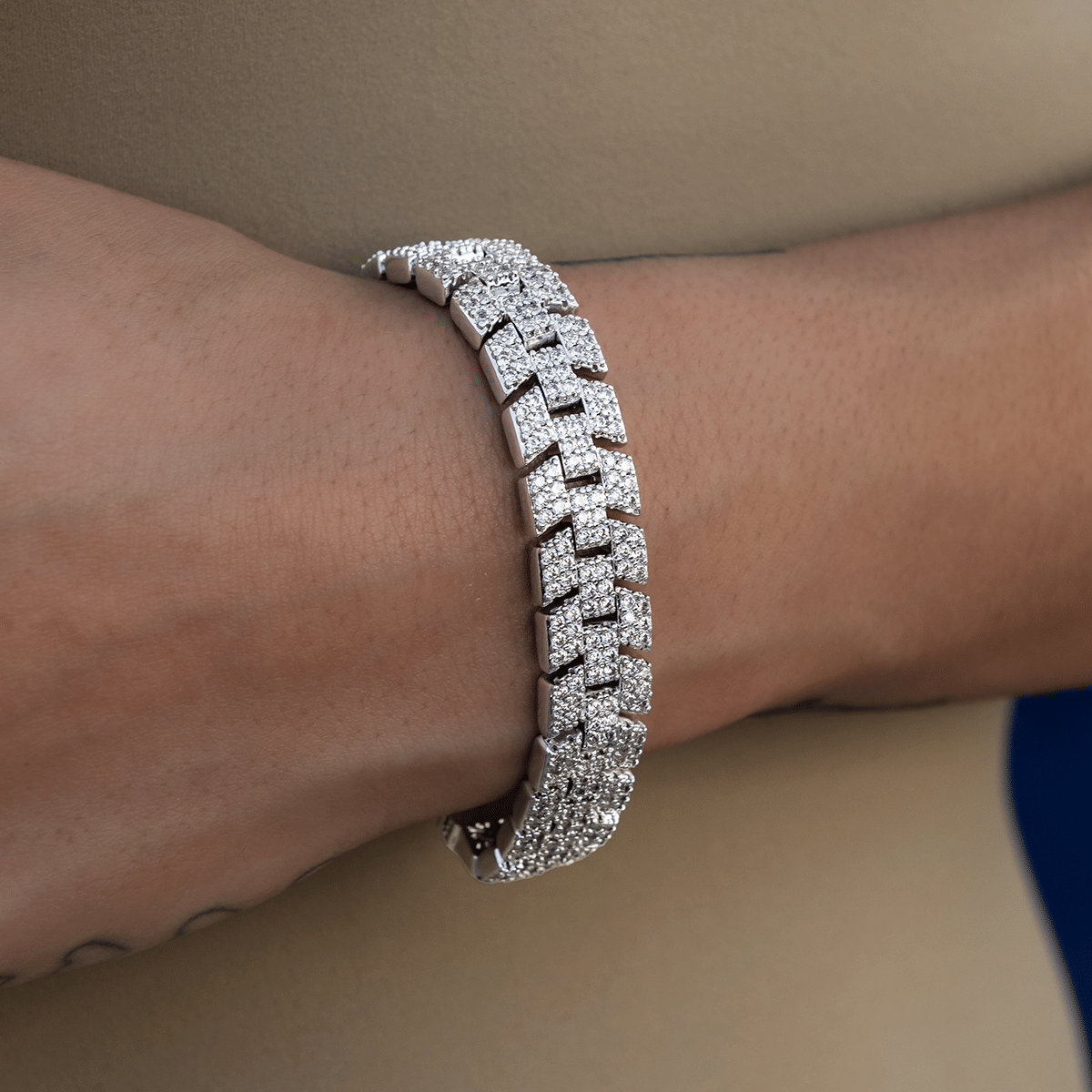 GLD Women Diamond Spine Bracelet in White Gold