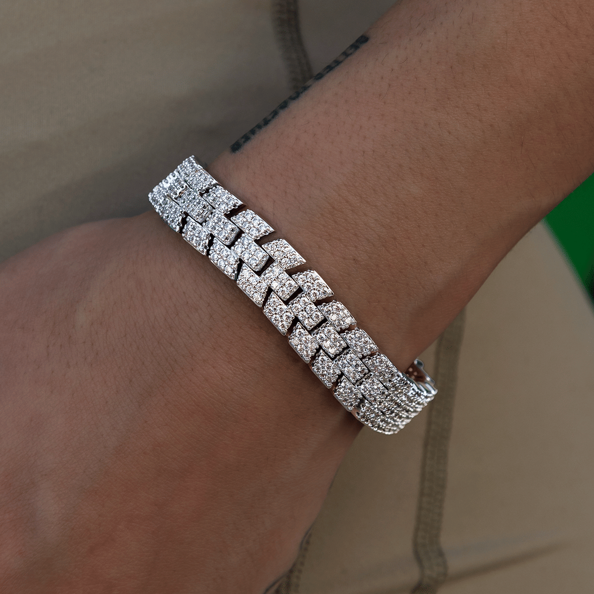 GLD Women Diamond Spine Bracelet in White Gold