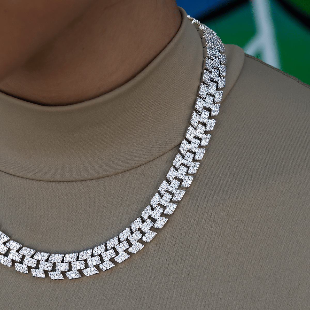 GLD Women Diamond Spine Necklace in White Gold