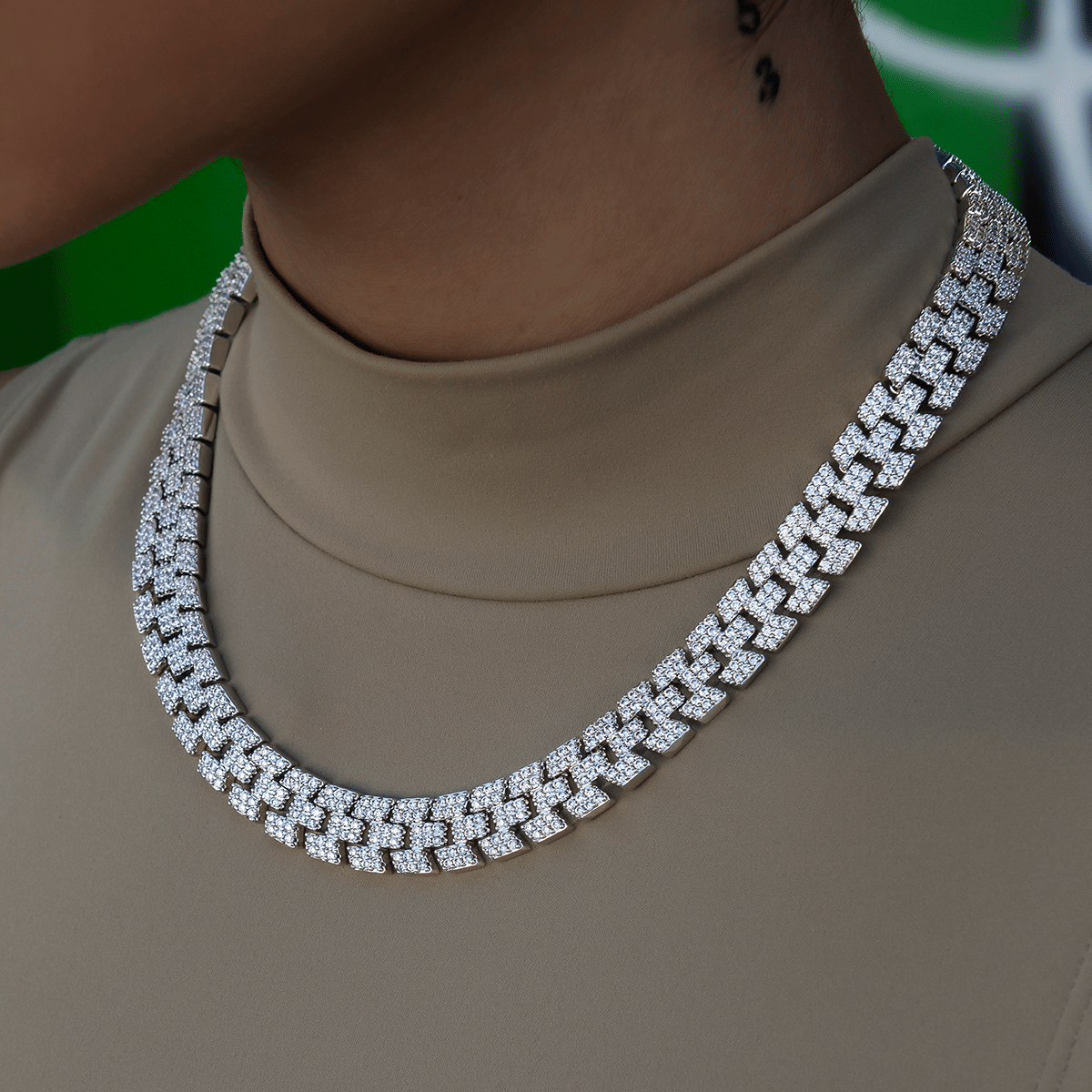 GLD Women Diamond Spine Necklace in White Gold