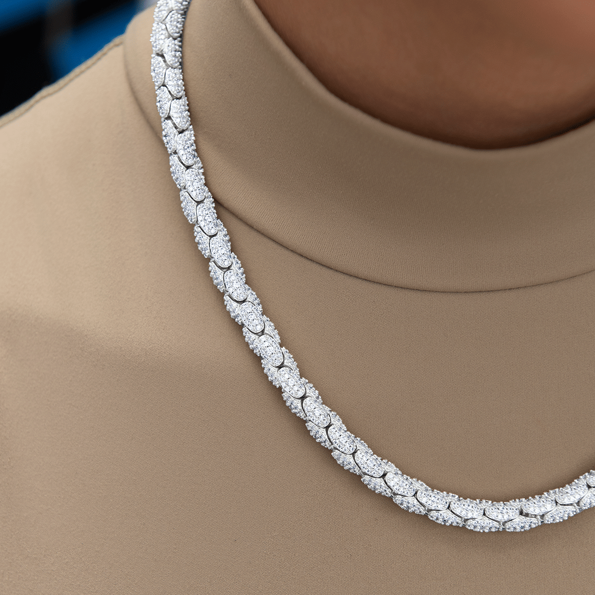 GLD Women Diamond Pave Snake Link Necklace in White Gold - 6 mm