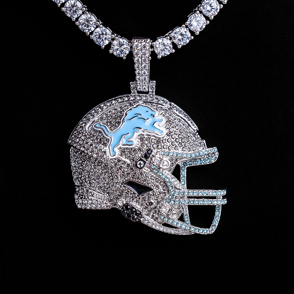 GLD Men 2025 Detroit Lions Team Helmet Pendant - White Gold