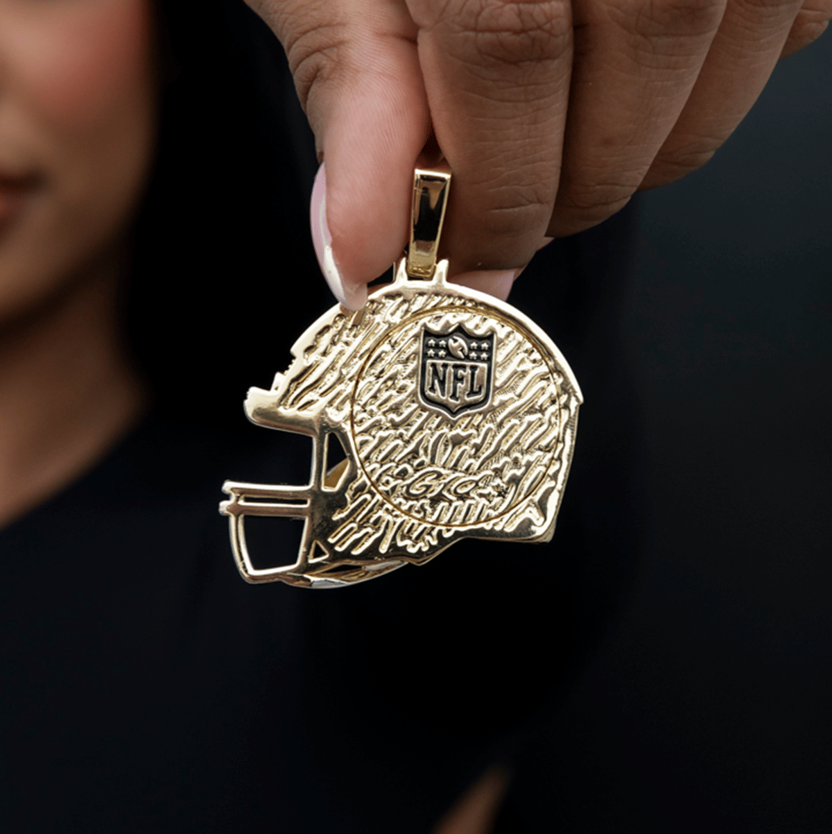 GLD Women Official NFL 2025 Edition Green Bay Packers Helmet Pendant