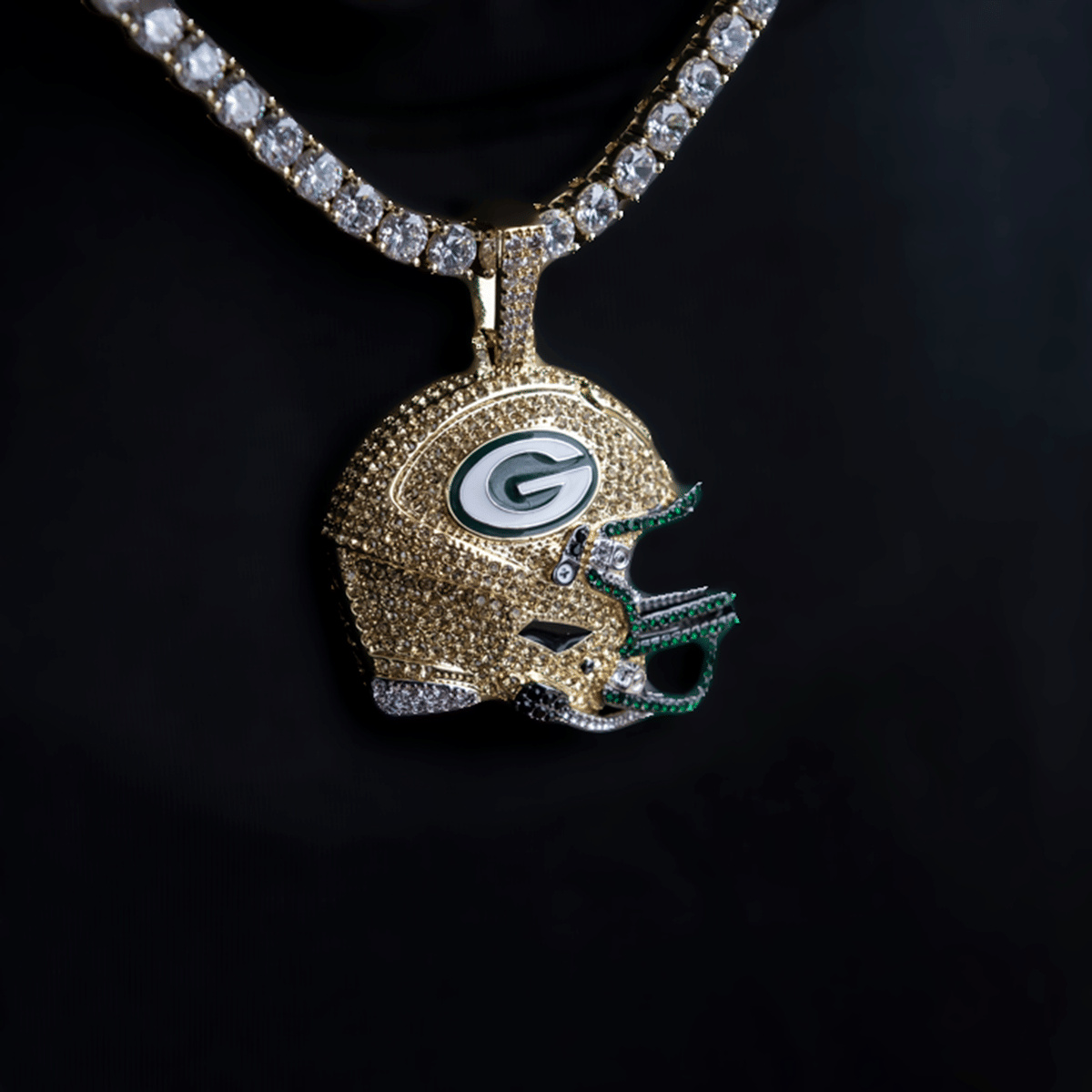 GLD Men 2025 Green Bay Packers Team Helmet Pendant - Gold
