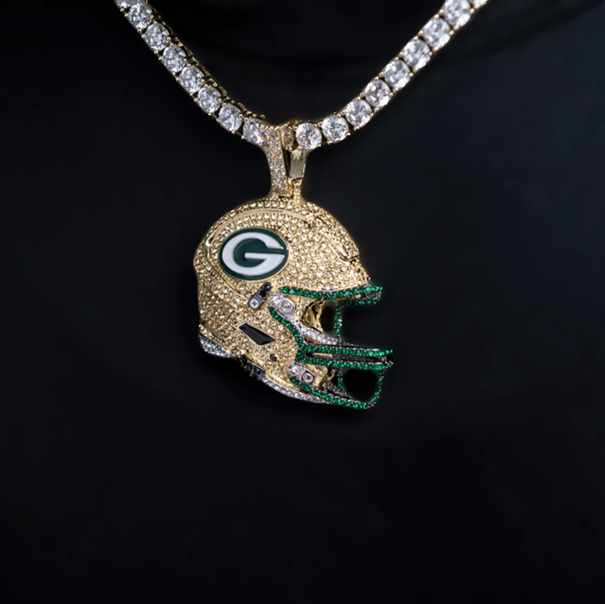 GLD Men 2025 Green Bay Packers Team Helmet Pendant - Gold