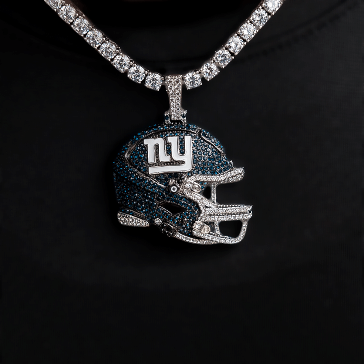 GLD Men 2025 New York Giants Team Helmet Pendant - White Gold