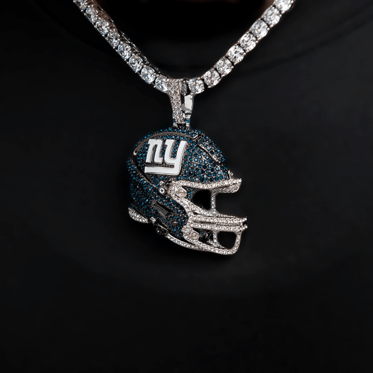 GLD Men 2025 New York Giants Team Helmet Pendant - White Gold
