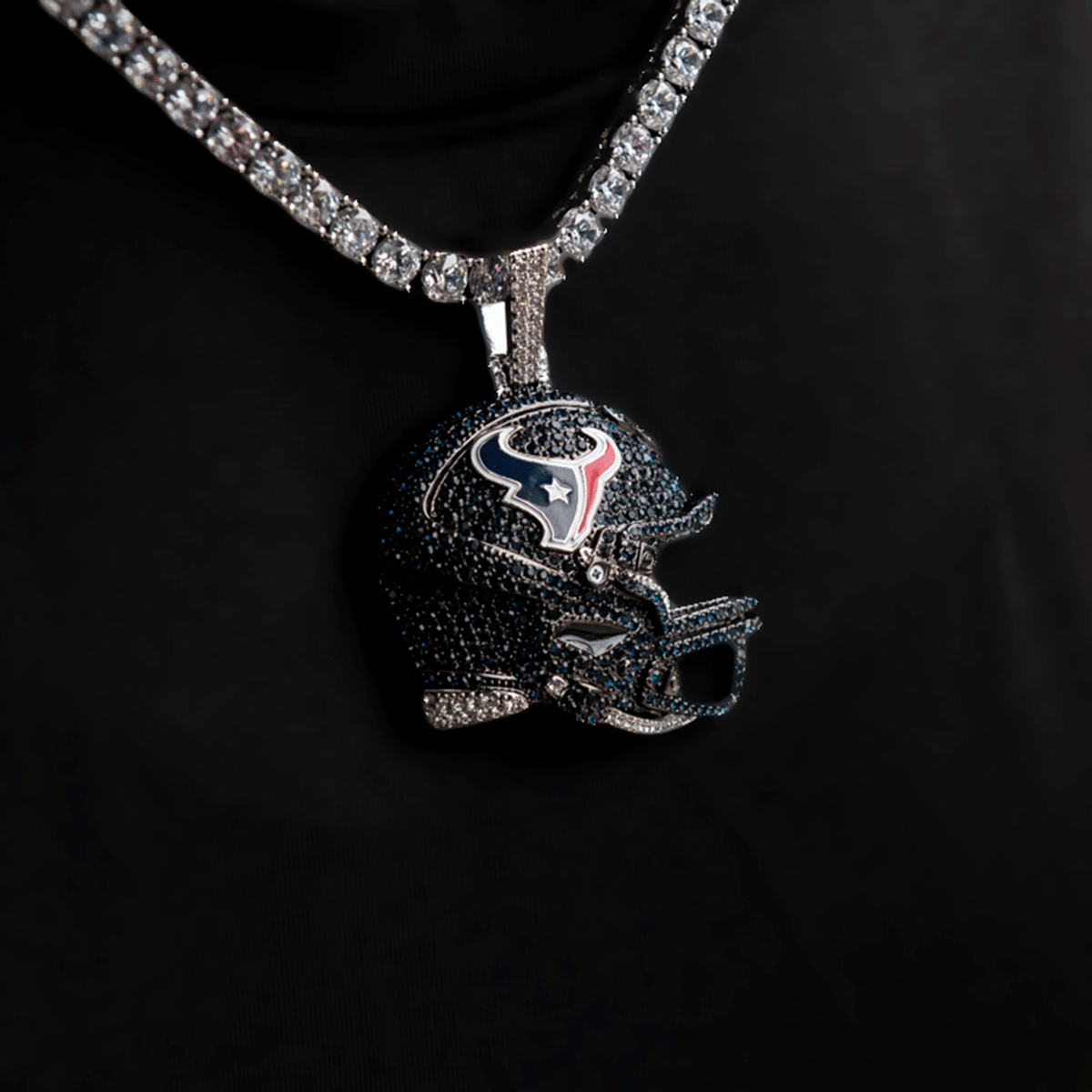 GLD Men 2025 Houston Texans Team Helmet Pendant - White Gold