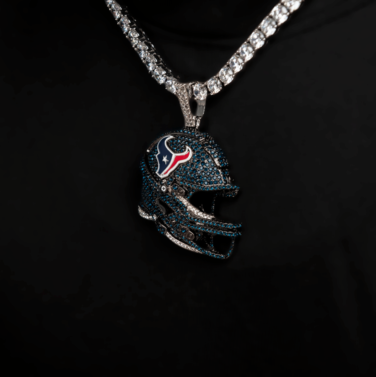 GLD Men 2025 Houston Texans Team Helmet Pendant - White Gold