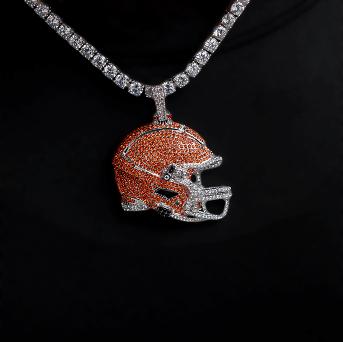 GLD Men 2025 Cleveland Browns Team Helmet Pendant - White Gold
