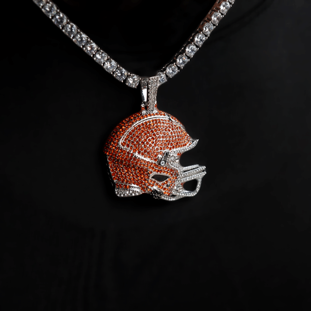 GLD Men 2025 Cleveland Browns Team Helmet Pendant - White Gold