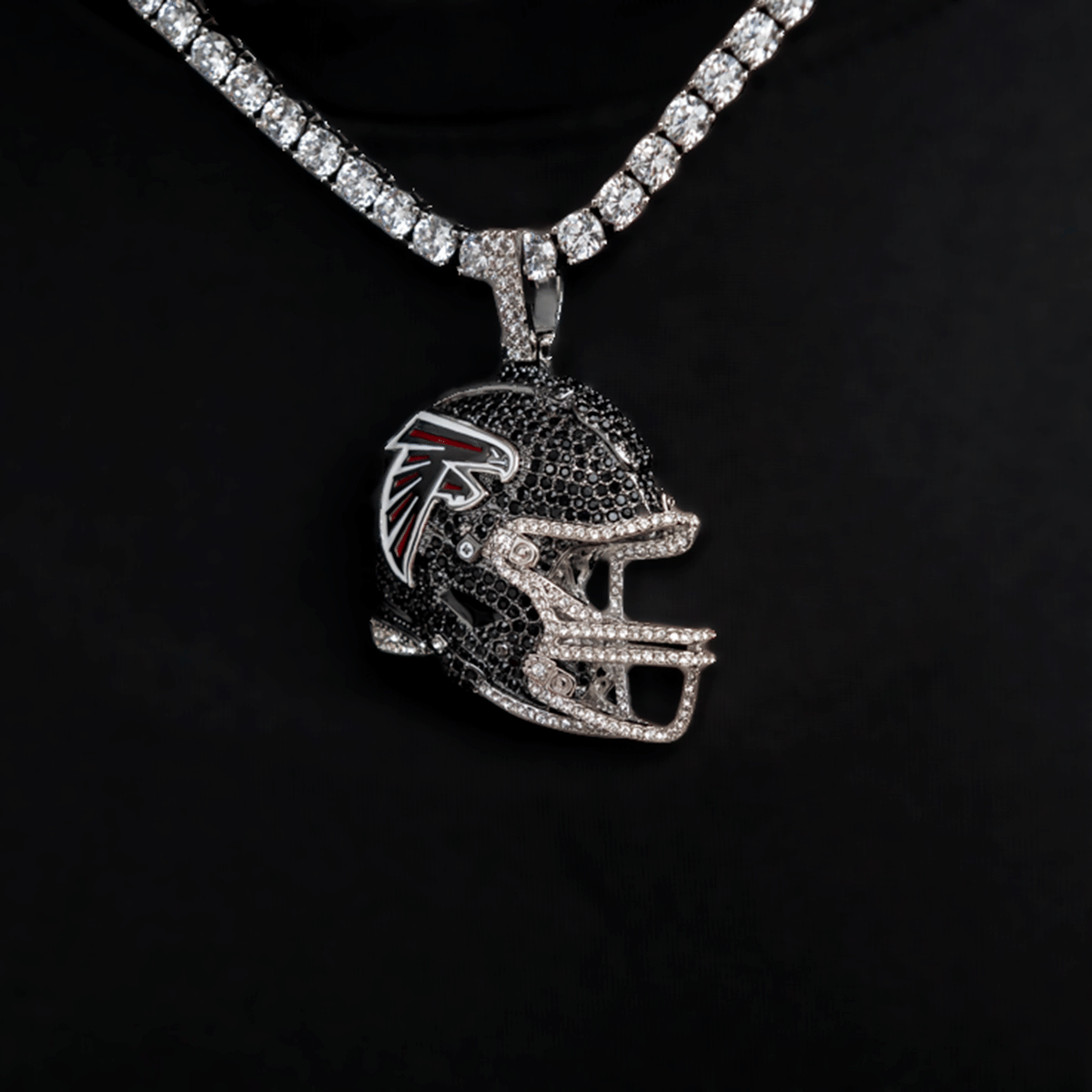 GLD Men 2025 Atlanta Falcons Team Helmet Pendant - White Gold