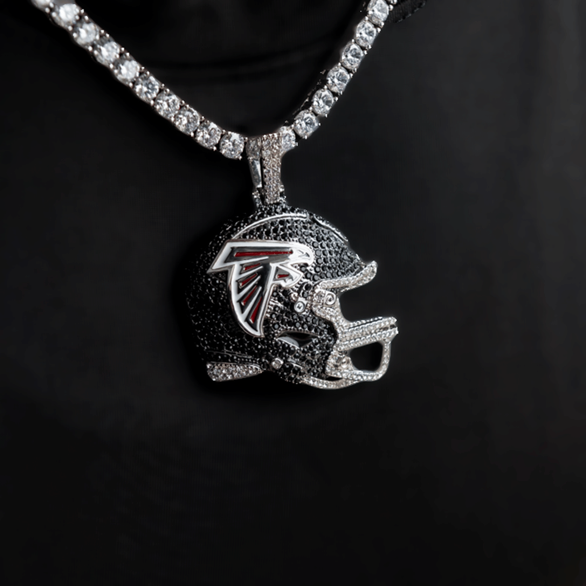 GLD Men 2025 Atlanta Falcons Team Helmet Pendant - White Gold
