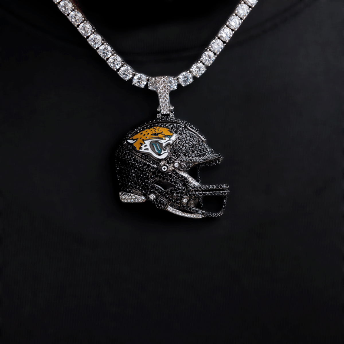 GLD Men 2025 Jacksonville Jaguars Team Helmet Pendant - White Gold