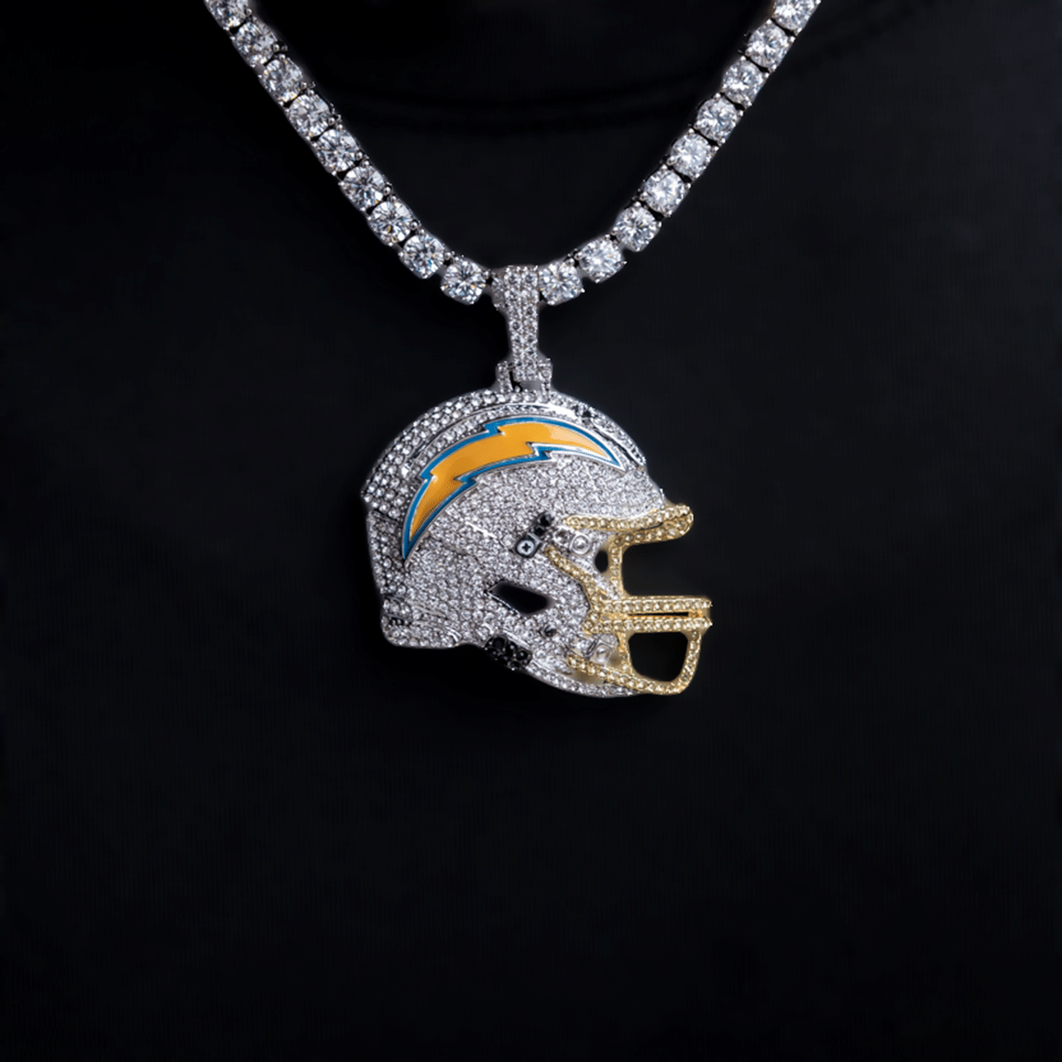GLD Men 2025 Los Angeles Chargers Team Helmet Pendant - White Gold