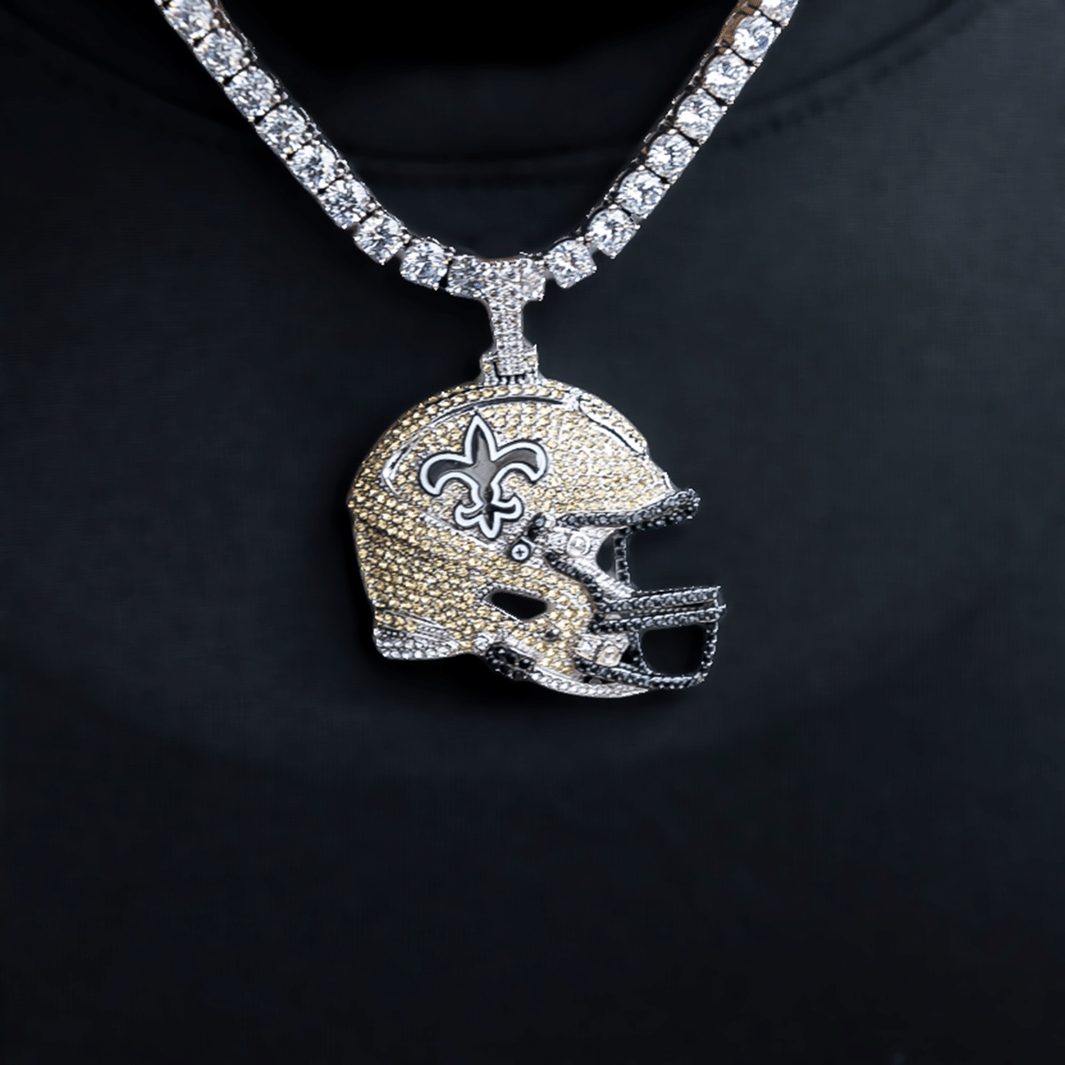 GLD Men 2025 New Orleans Saints Team Helmet Pendant - White Gold