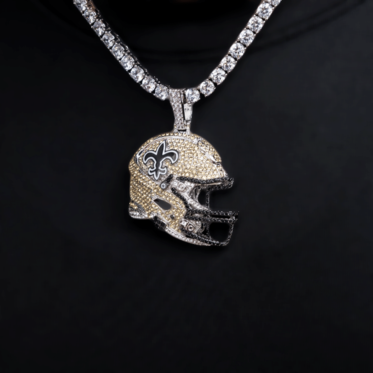 GLD Men 2025 New Orleans Saints Team Helmet Pendant - White Gold