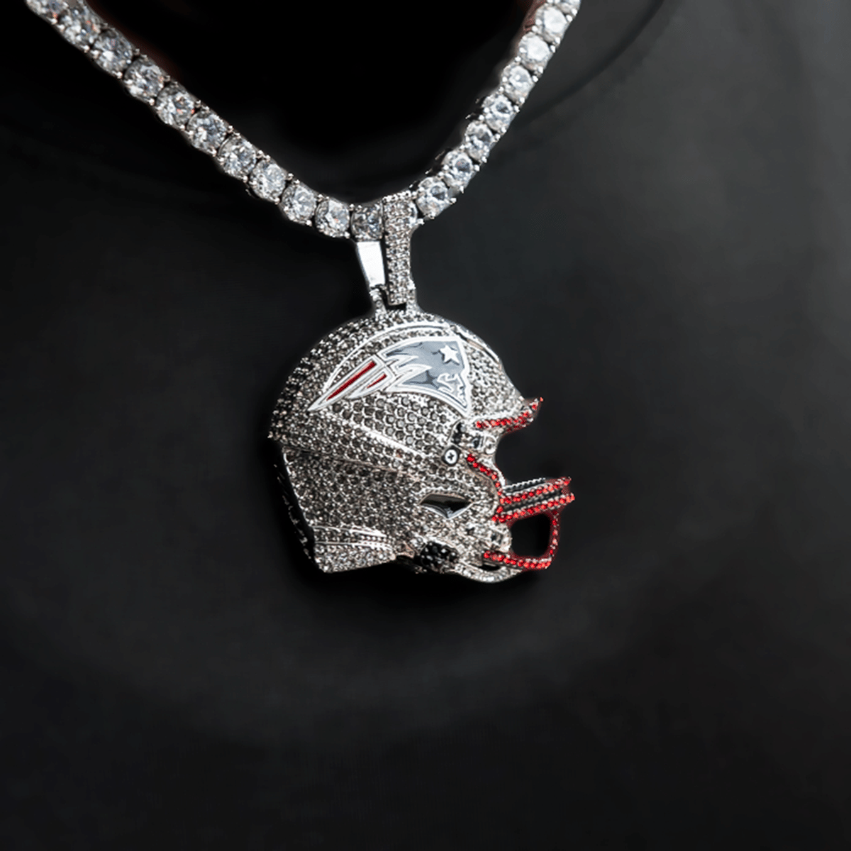 GLD Men 2025 New England Patriots Team Helmet Pendant - White Gold