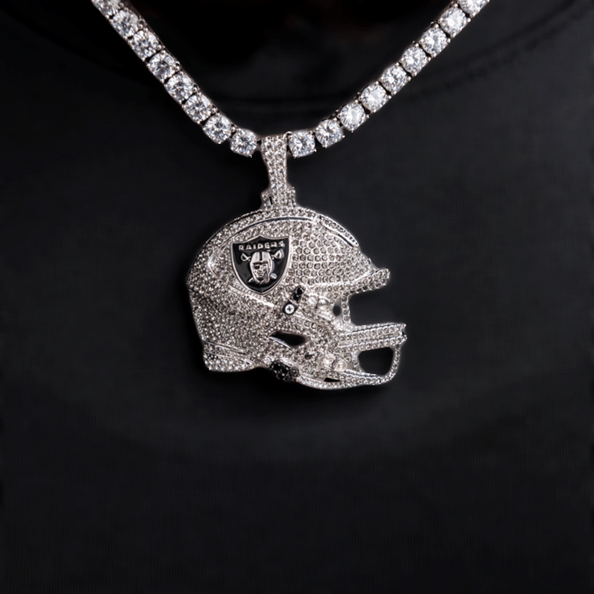 GLD Men 2025 Las Vegas Raiders Team Helmet Pendant - White Gold