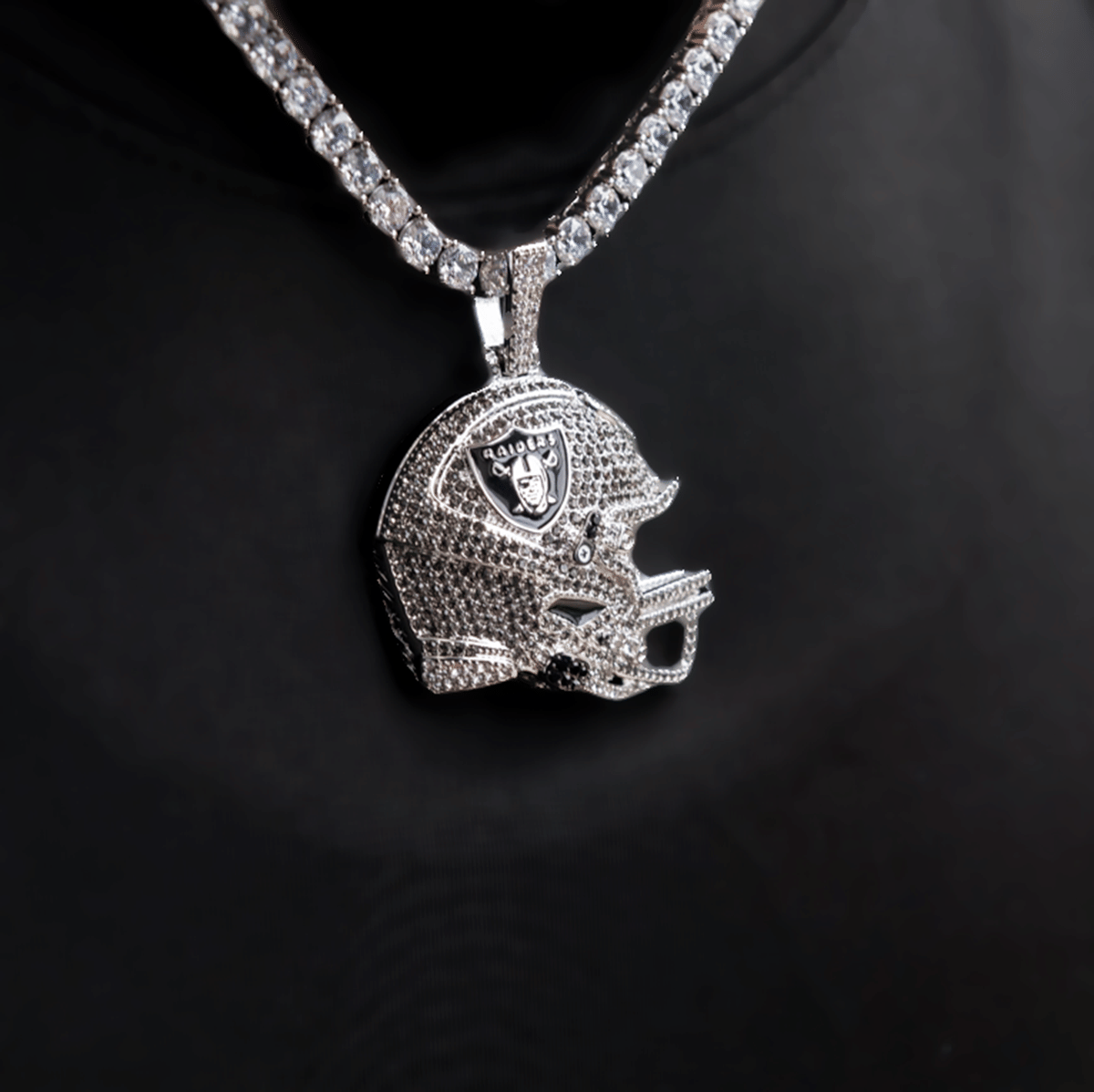 GLD Men 2025 Las Vegas Raiders Team Helmet Pendant - White Gold