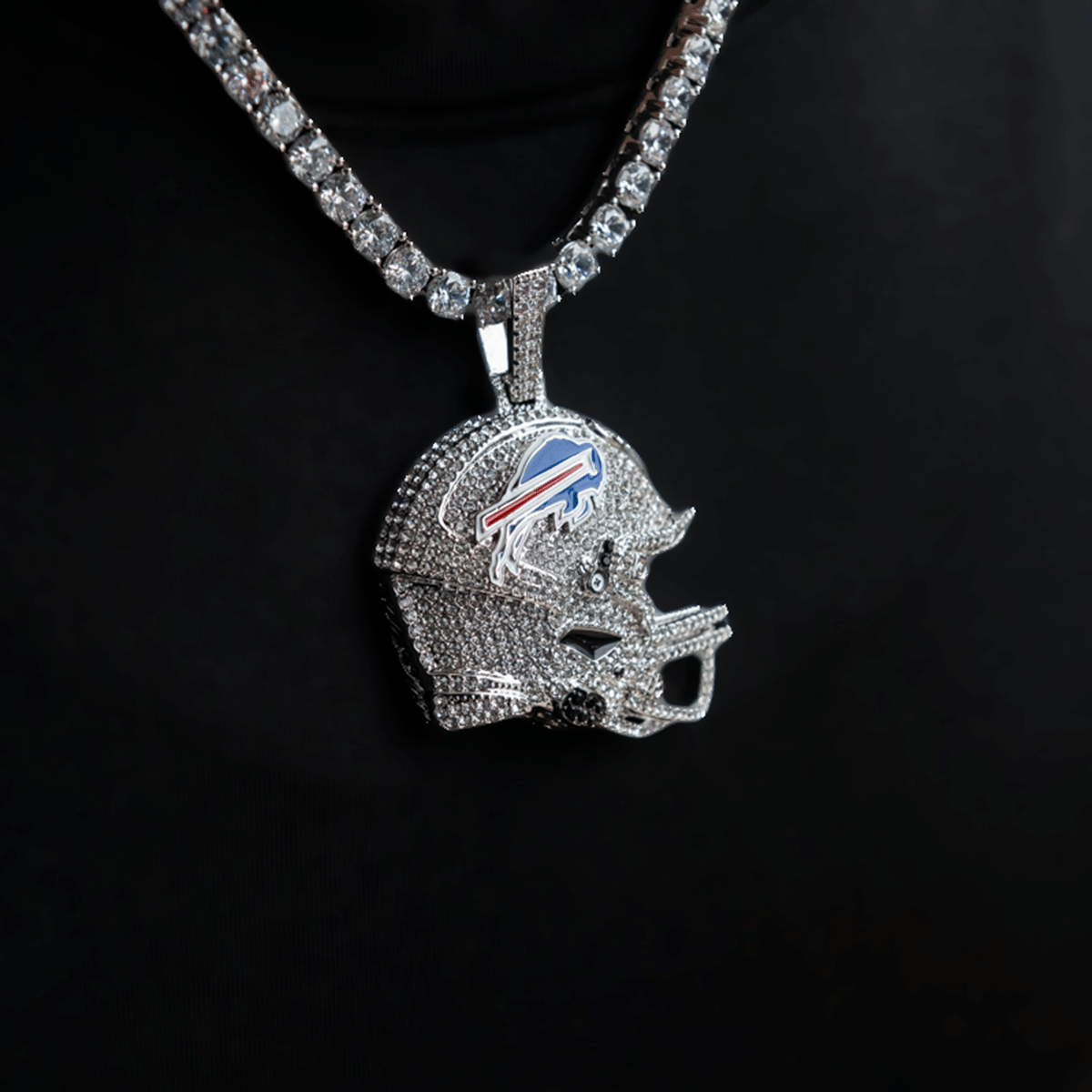 GLD Men 2025 Buffalo Bills Team Helmet Pendant - White Gold